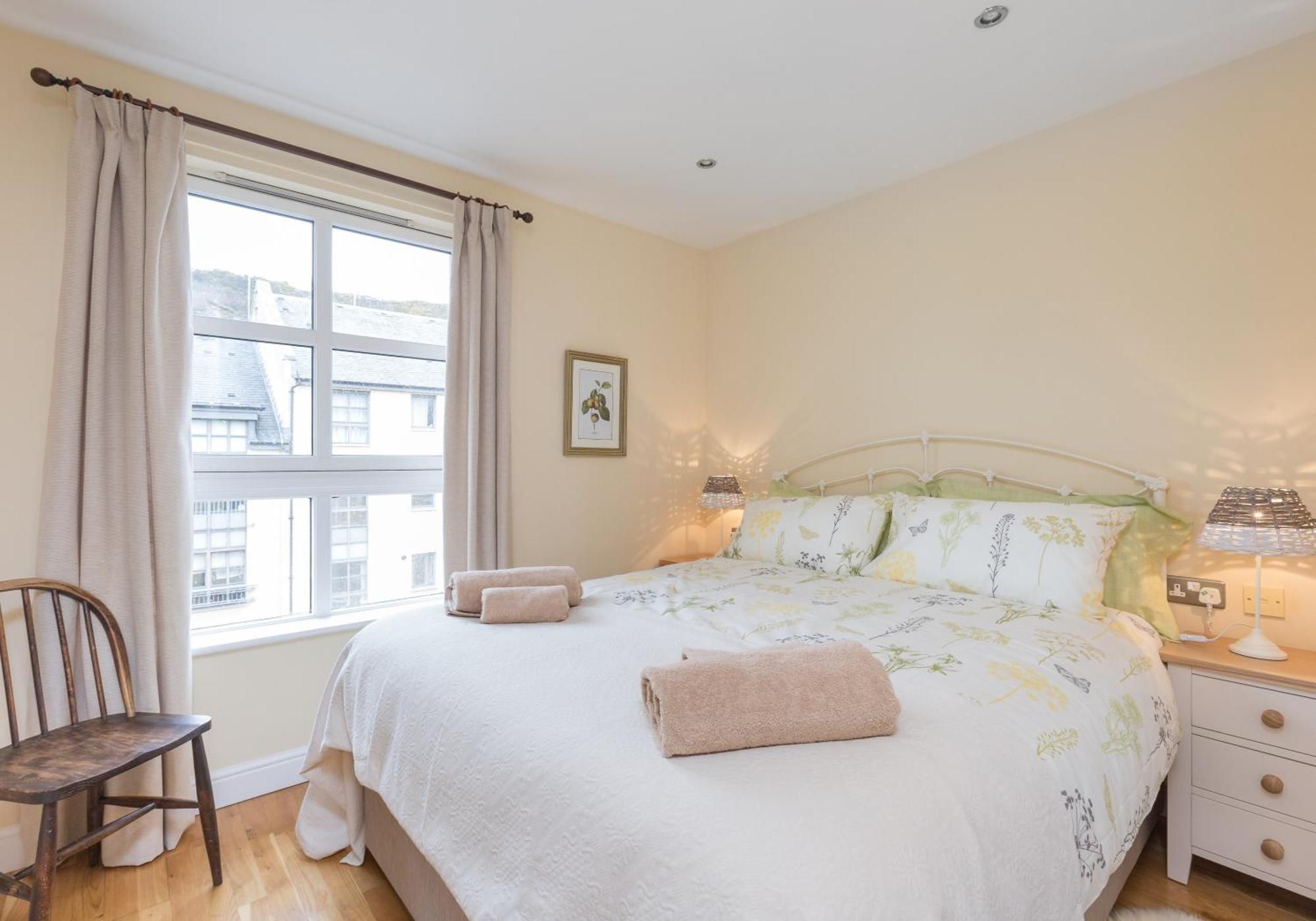 Old Tolbooth Wynd - 393 Apartment Edinburgh Bagian luar foto