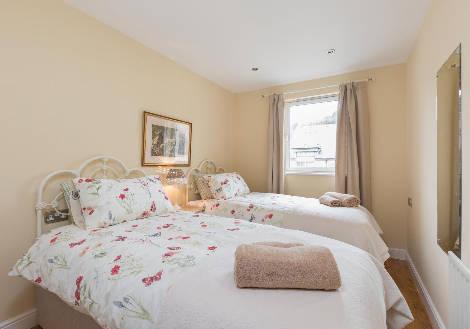 Old Tolbooth Wynd - 393 Apartment Edinburgh Bagian luar foto