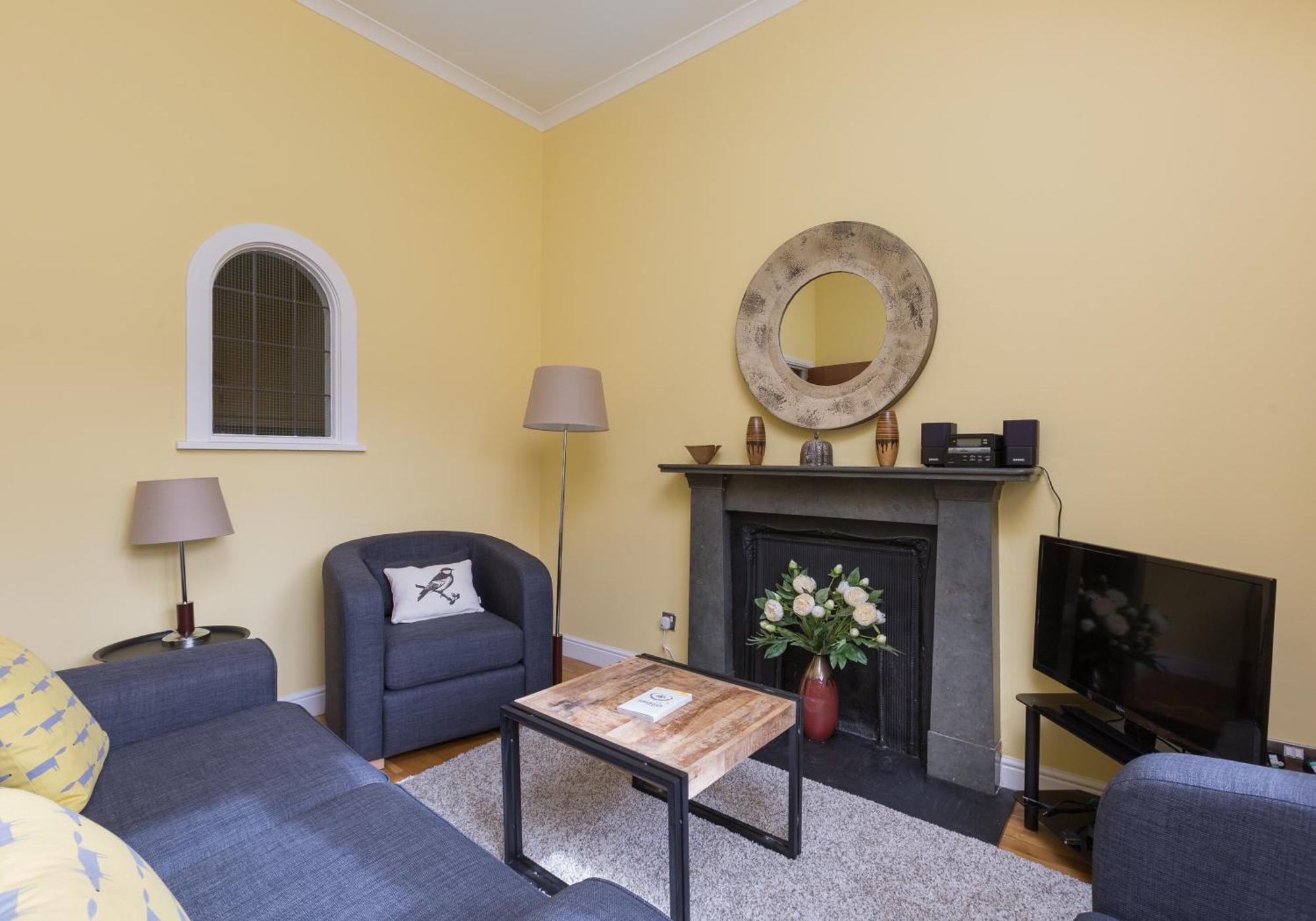 Old Tolbooth Wynd - 393 Apartment Edinburgh Bagian luar foto